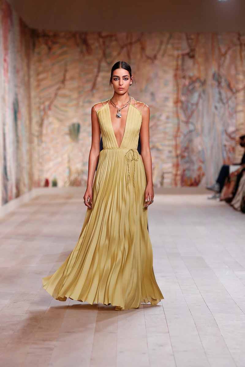 Το show Υψηλής Ραπτικής του οίκου Dior για το Φθινόπωρο/Χειμώνα 2021 - εικόνα 9