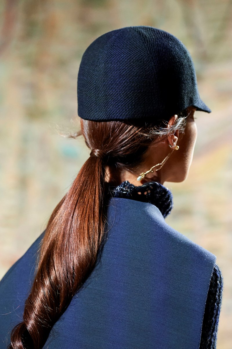 Έτσι θα δημιουργήσεις το super chic ponytail που έκλεψε τις εντυπώσεις στο couture show του οίκου Dior - εικόνα 1