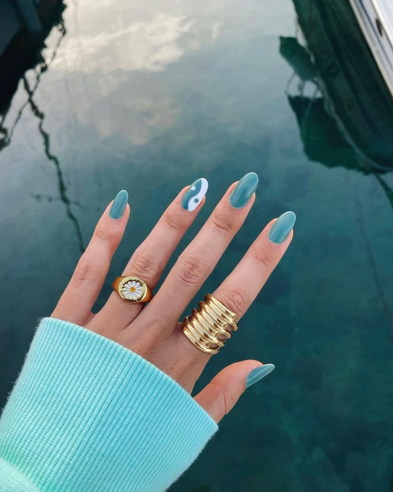 Τα μανικιούρ αυτής της fashionista είναι πάντα έμπνευση και θέλουμε να τα δοκιμάσουμε όλα - εικόνα 1