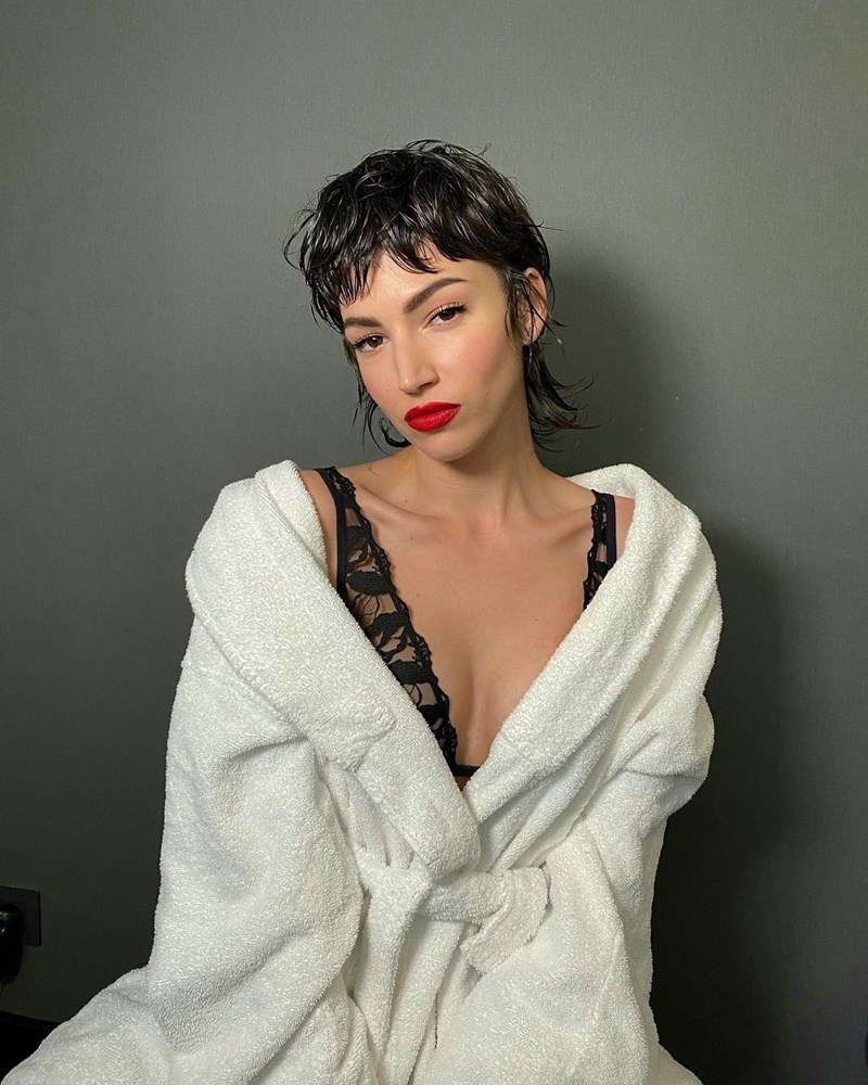 Αυτά τα χτενίσματα αναδεικνύουν τη σιλουέτα. Θα σε κάνουν να δείχνεις πιο ψηλόλιγνη - εικόνα 1