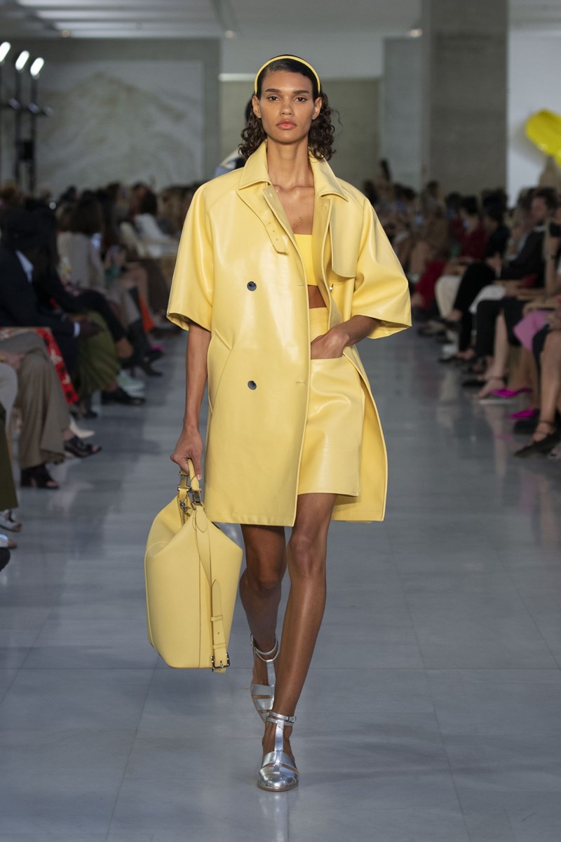 Milan Fashion Week: Για την Max Mara είμαστε όλες «σύγχρονες επαναστάτριες» - εικόνα 6