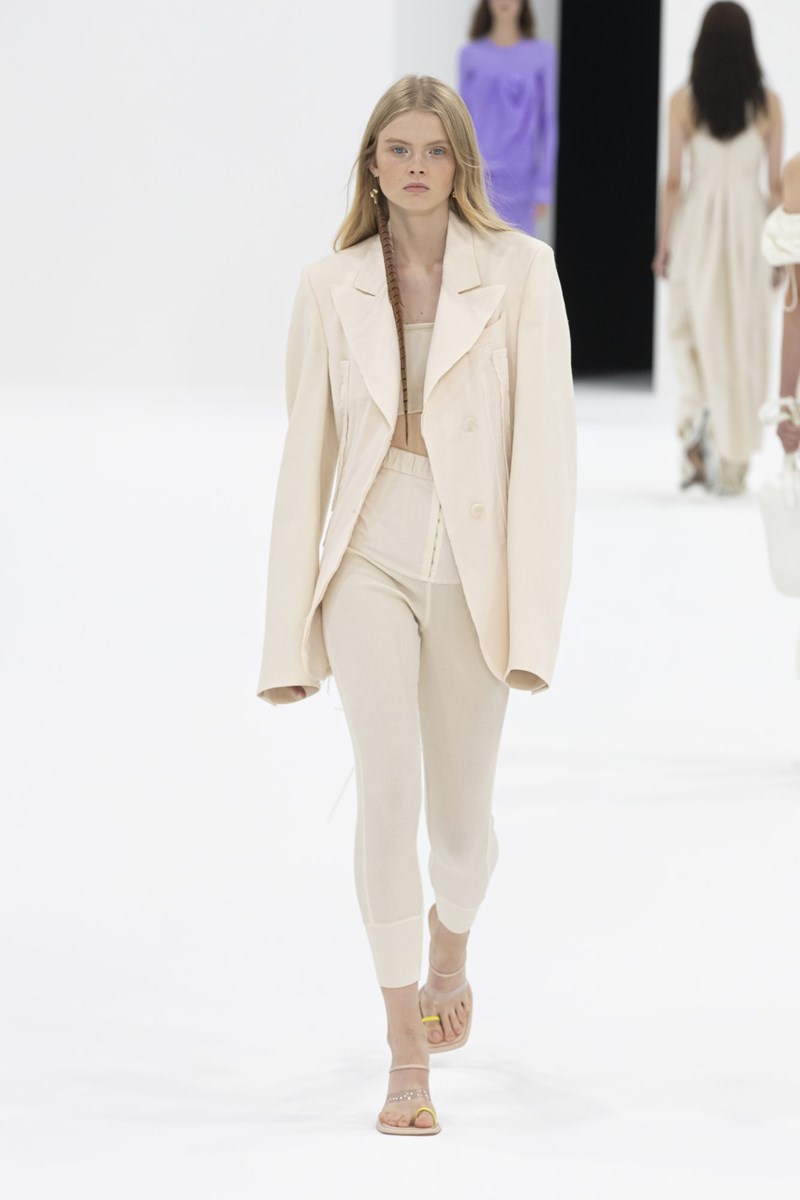 Sportmax Spring/Summer 2022: Μια συλλογή συνώνυμη της γαλήνης - εικόνα 12