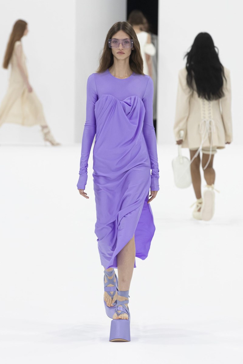Sportmax Spring/Summer 2022: Μια συλλογή συνώνυμη της γαλήνης - εικόνα 1
