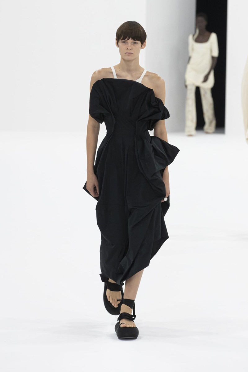 Sportmax Spring/Summer 2022: Μια συλλογή συνώνυμη της γαλήνης - εικόνα 14