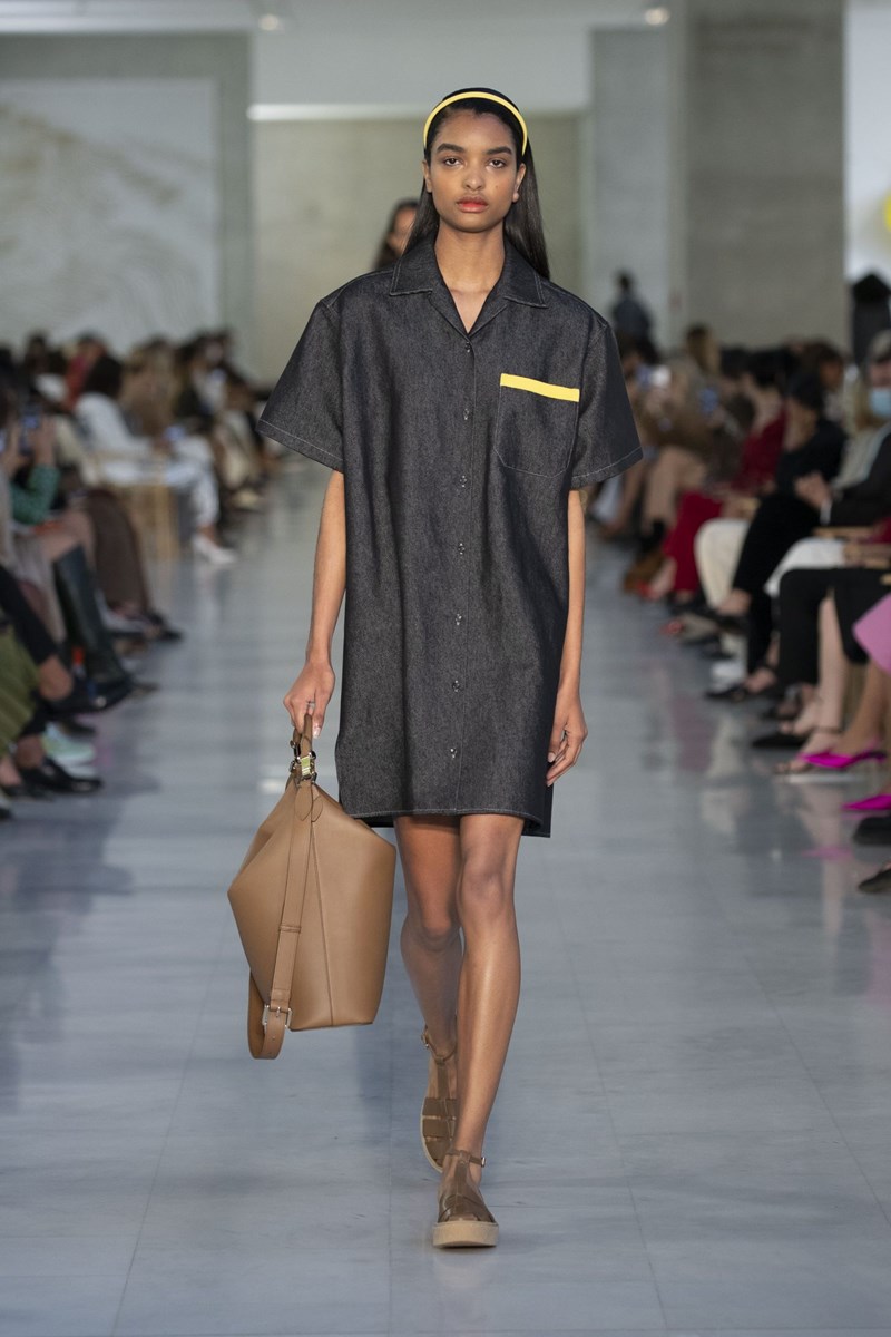 Milan Fashion Week: Για την Max Mara είμαστε όλες «σύγχρονες επαναστάτριες» - εικόνα 10