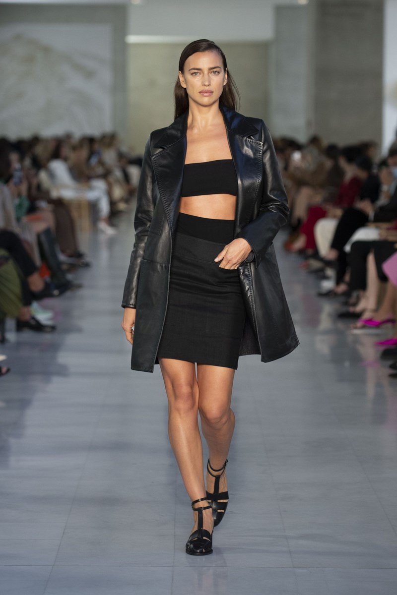 Milan Fashion Week: Για την Max Mara είμαστε όλες «σύγχρονες επαναστάτριες» - εικόνα 3