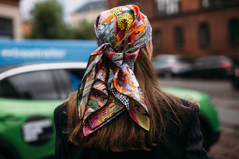 Fashion Month: Όλα τα street style χτενίσματα που θα απογειώσουν τα look του φθινοπώρου - εικόνα 6