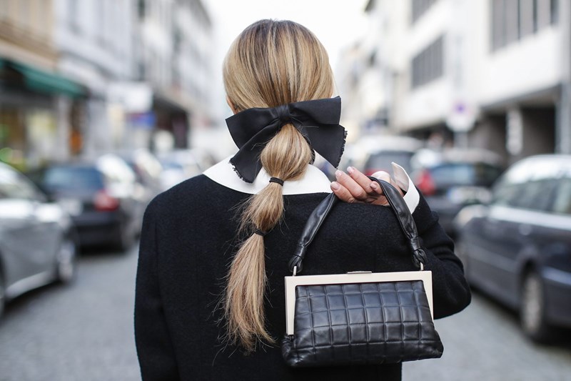 low ponytail 