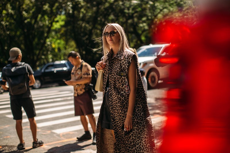 Αυτά είναι τα street style looks που κέντρισαν το ενδιαφέρον μας στην Εβδομάδα Μόδας της Νέας Υόρκης - εικόνα 8