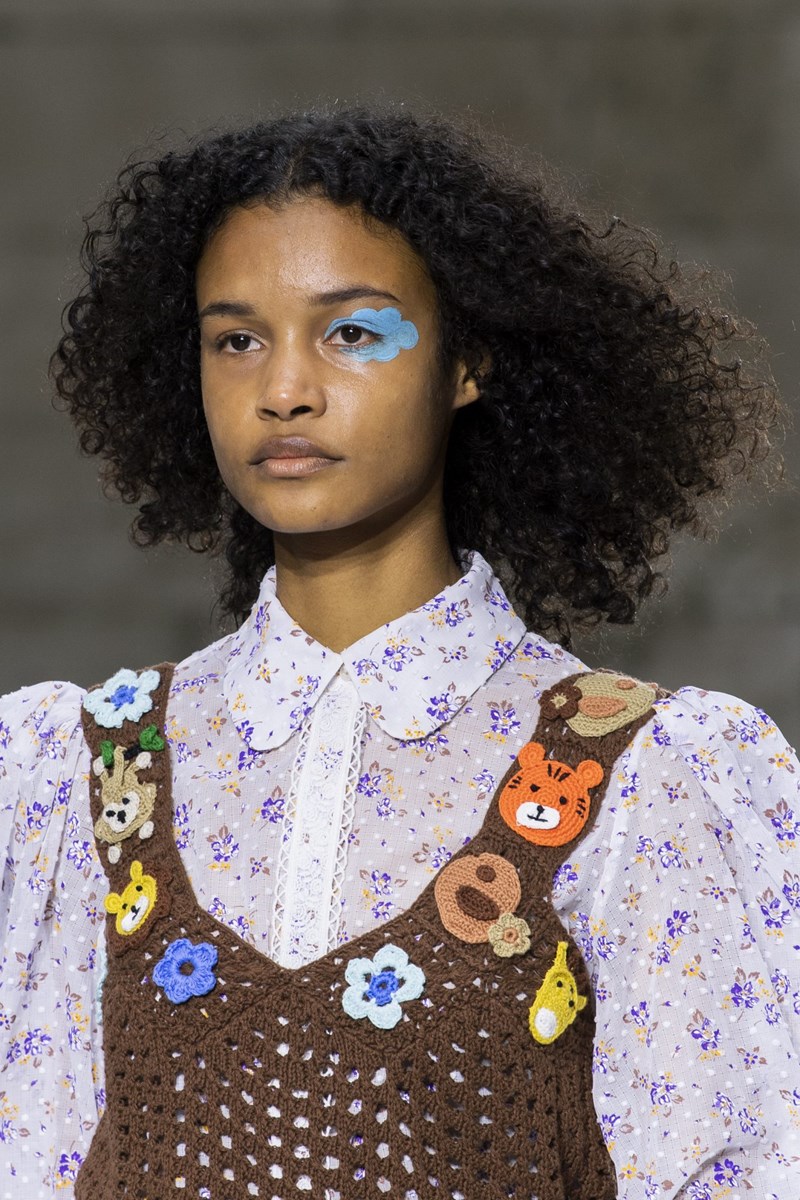 Όλα τα make-up & hair trends που ξεχωρίσαμε στην LFW και θα αντιγράψουμε με την πρώτη ευκαιρία - εικόνα 1