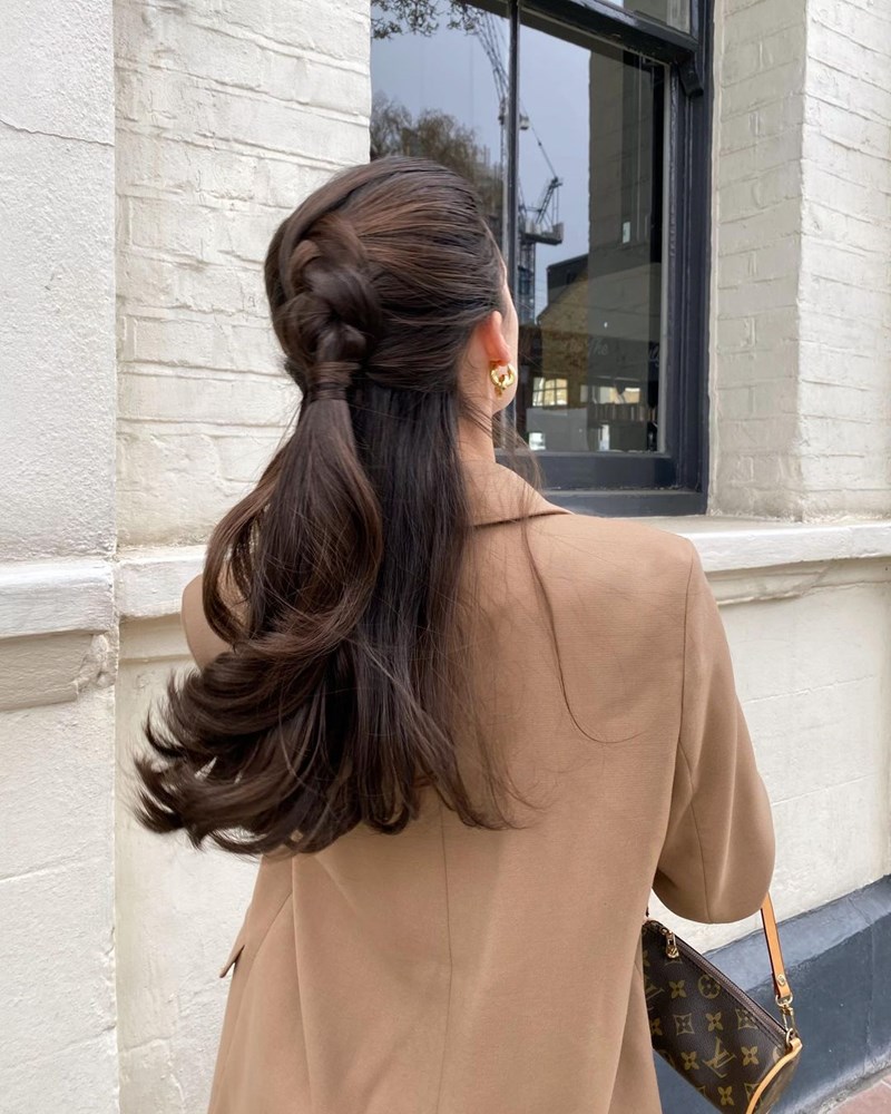 5 χτενίσματα που αποθεώνουν τις πλεξούδες - εικόνα 1