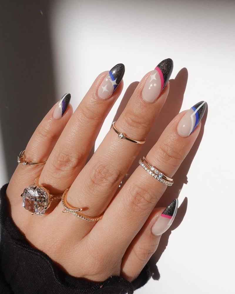 Colorful nails: Έχουν θέση και στα μανικιούρ του χειμώνα - εικόνα 2