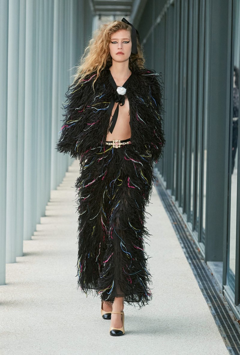 Όλα όσα ξεχωρίσαμε από το Métiers d’Art 2022 show του οίκου Chanel - εικόνα 7