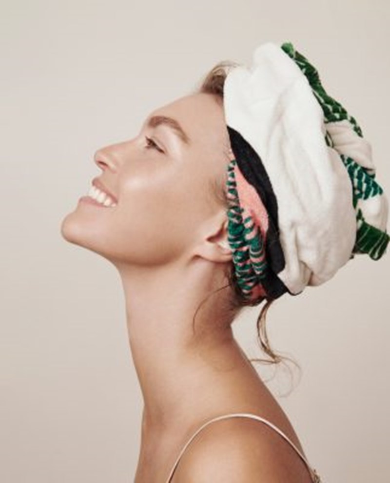 Η Arizona Muse μας αποκαλύπτει αποκλειστικά top μυστικά για όμορφα μαλλιά - εικόνα 2