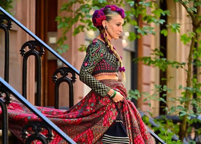 Το reboot του Sex and the City έκανε πρεμιέρα! 15 looks της Carrie Bradshaw που θα δούμε στα νέα επεισόδια - εικόνα 4