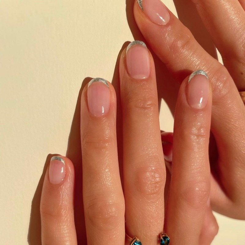 6 festive nail trends για να είσαι στην αλλαγή του χρόνου stylish από τη κορυφή ως τα νύχια - εικόνα 3