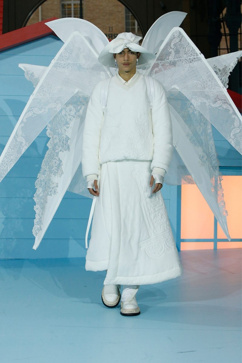 Louis Vuitton Men's Fall 2022: Το κύκνειο άσμα του Virgil Abloh - εικόνα 9