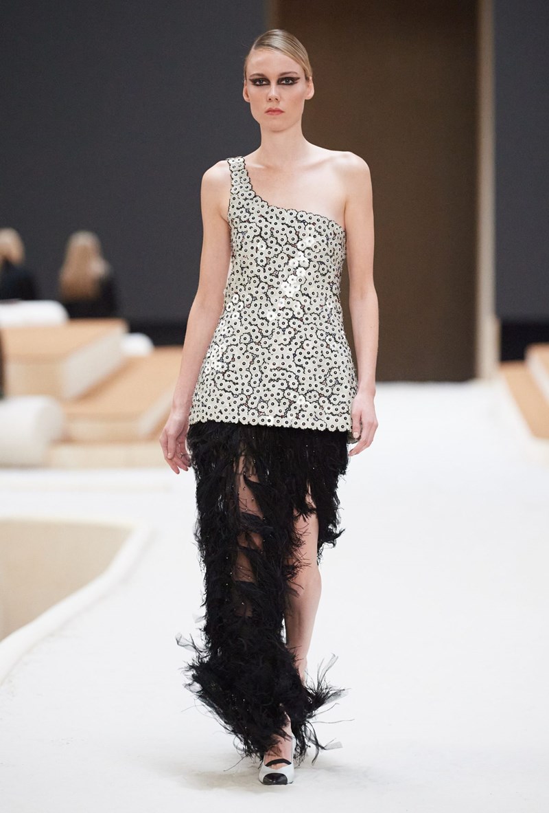 Chanel Couture SS22: Μια συλλογή υψηλής ραπτικής που τιμά την "αιθέρια ελαφρότητα" - εικόνα 8