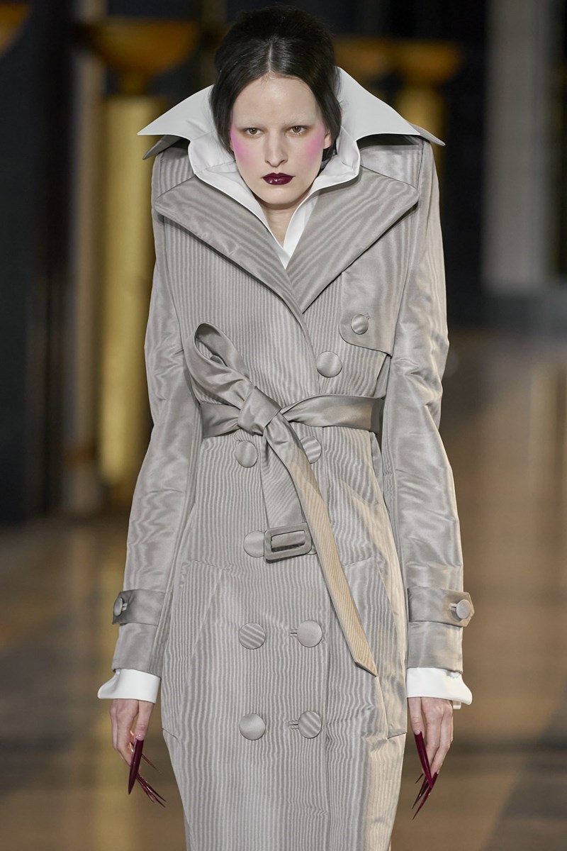 Viktor & Rolf Couture SS22: Μια τρομακτική (υπέροχη!) ιστορία υψηλής ραπτικής - εικόνα 3