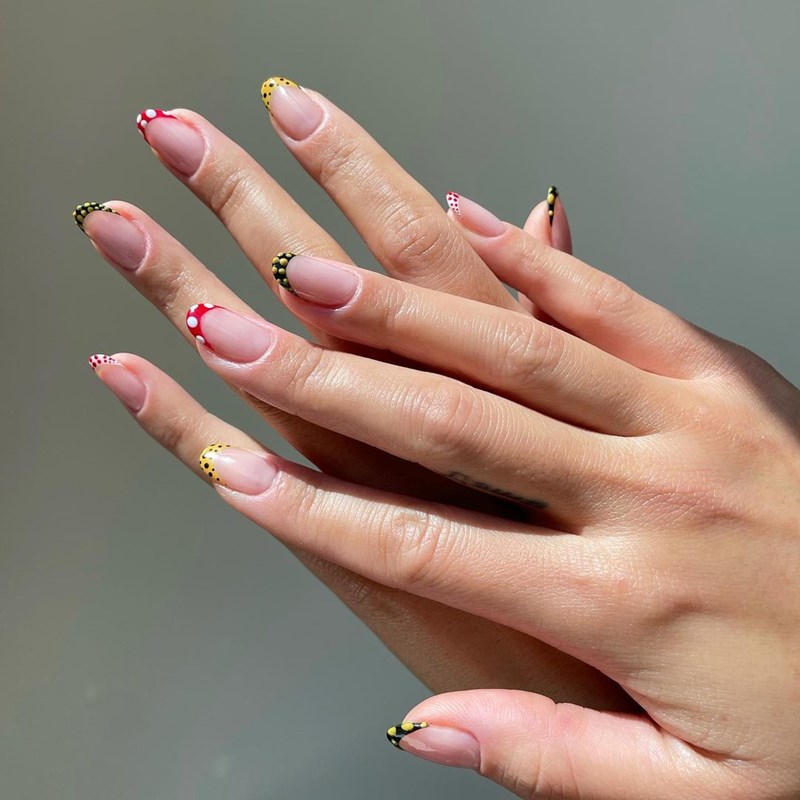 French mani: Tα trends που σπάνε τους κανόνες του κλασικού γαλλικού μανικιουρ - εικόνα 2