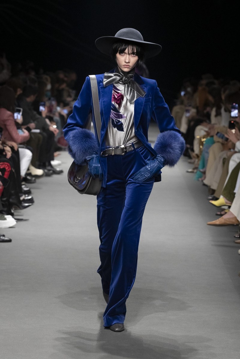 Η Alberta Ferretti πιστεύει πως οι γυναίκες έχουν ανάγκη να ονειρευτούν ξανά - εικόνα 13