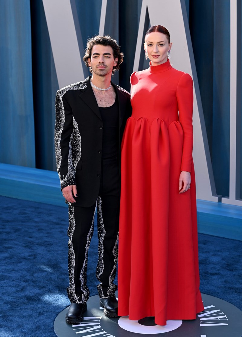 To κόκκινο χαλί του Vanity Fair Oscar After-Party 2022 τα είχαν όλα. Τα red carpet looks που ξεχωρίσαμε - εικόνα 2