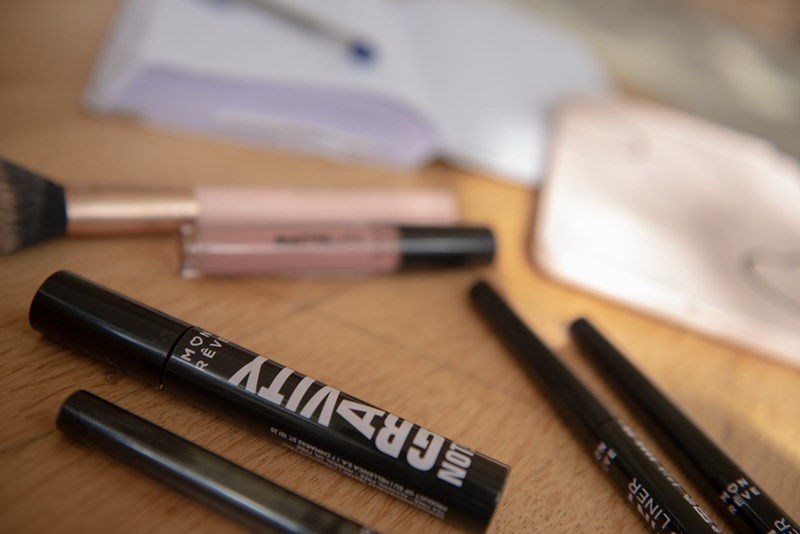 Καθρέφτη, καθρεφτάκι μου: Το beauty gadget που οι editors του ELLE.gr έχουν μαζί τους πάντα και παντού - εικόνα 7