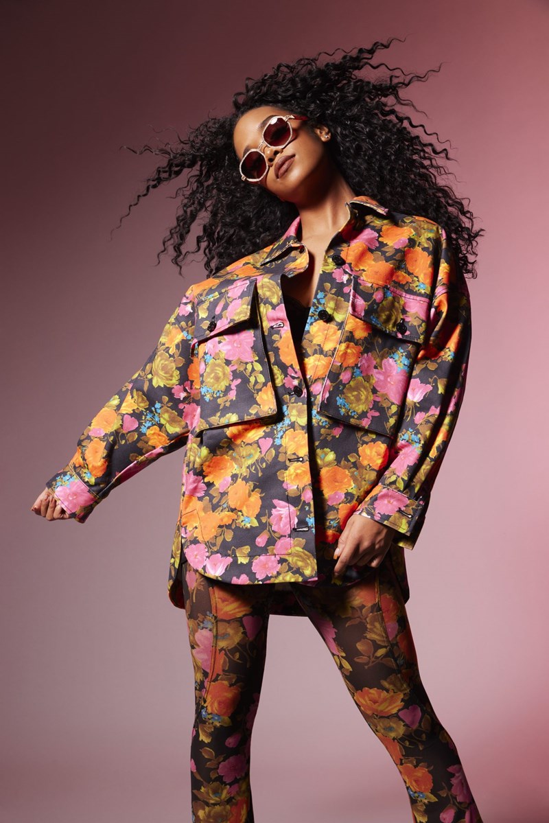 H.E.R.: «Πρέπει να βρεθούν εργαλεία ενδυνάμωσης των γυναικών σε νεαρή ηλικία ώστε να μάθουν να αντιμετωπίζουν τον εκφοβισμό, την παρενόχληση και την βία» - εικόνα 1