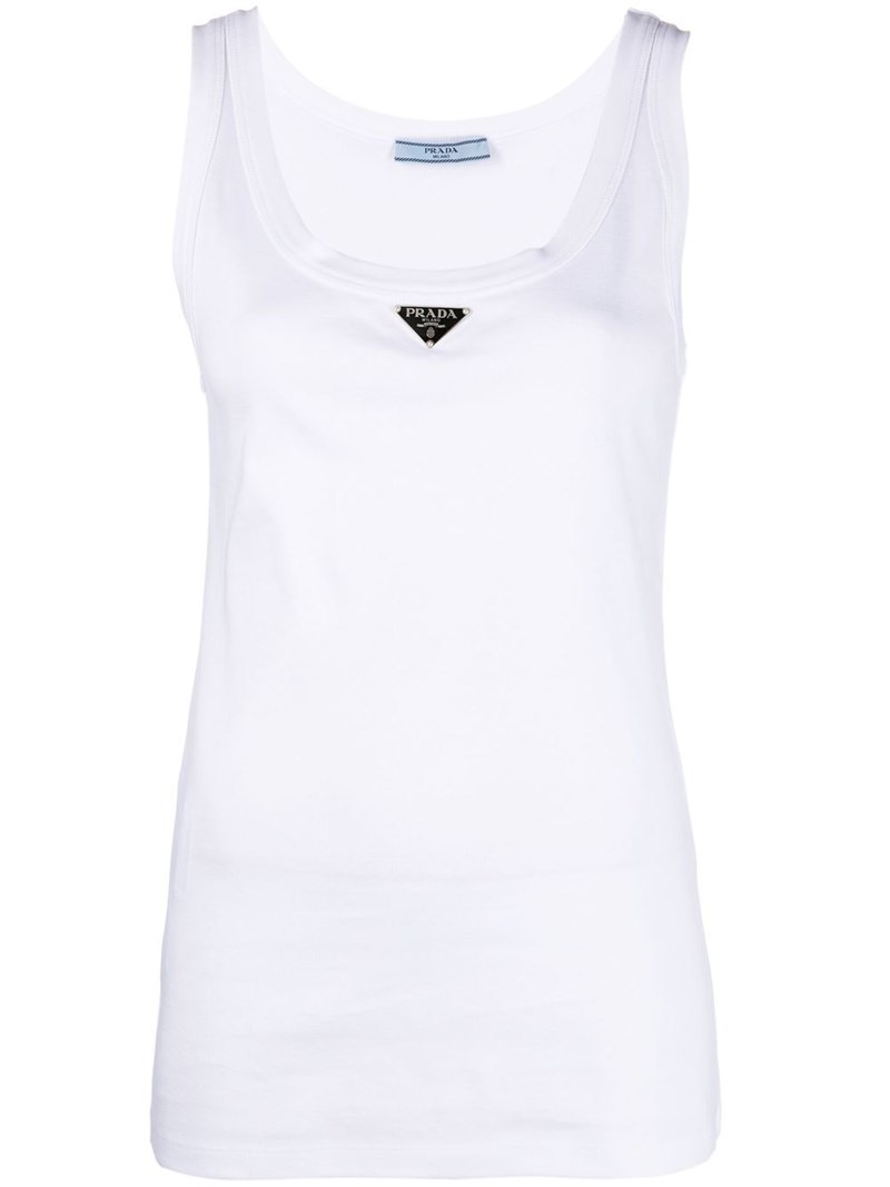 Αυτό το basic top πρέπει να υπάρχει σε κάθε γυναικεία ντουλάπα χειμώνα-καλοκαίρι (και μάλιστα σε ποσότητα!) - εικόνα 3