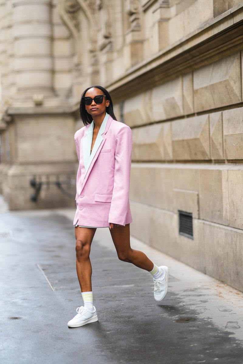 Φορέματα & Sneakers: 8 υπέροχοι συνδυασμοί για τώρα αλλά και το φθινόπωρο που έρχεται - εικόνα 5