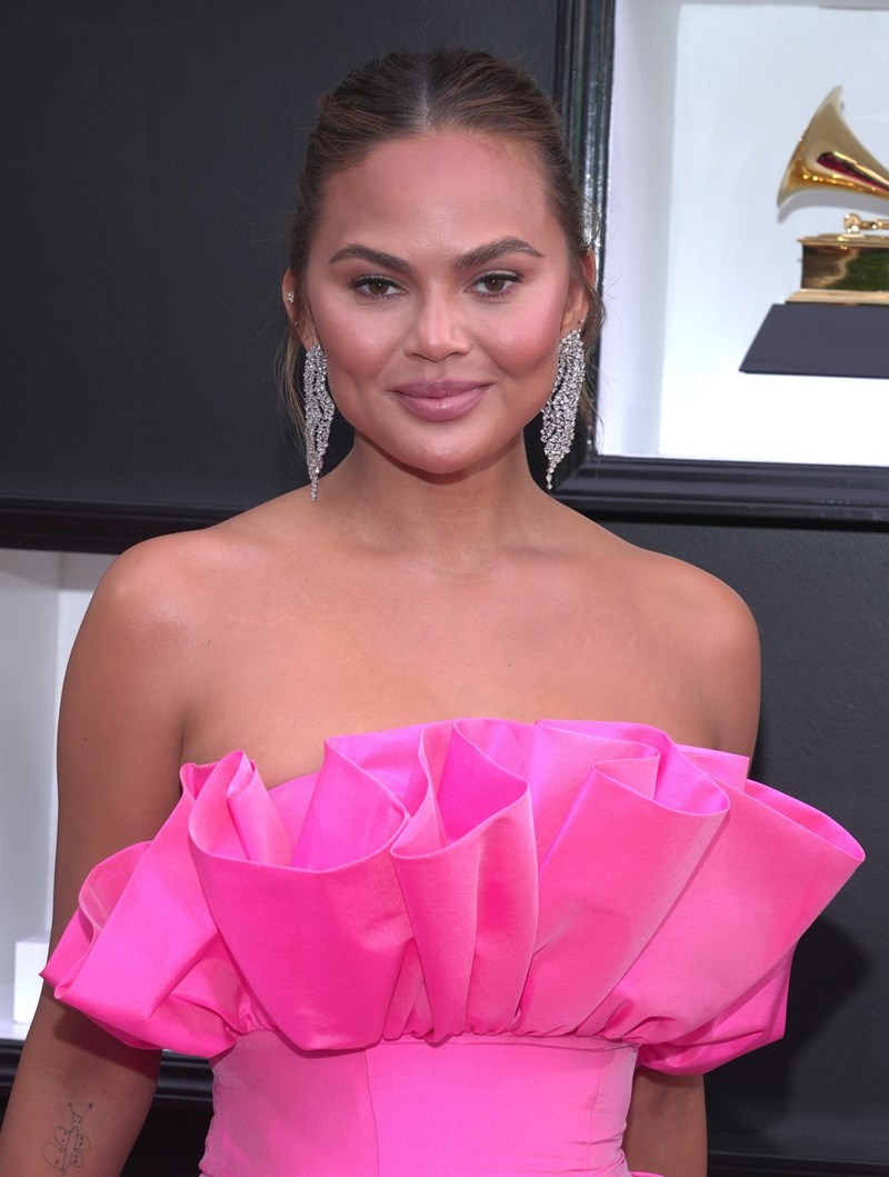 Grammy 2022: Τα beauty looks που ξεχωρίσαμε από την 64η απονομή των μουσικών βραβείων - εικόνα 7