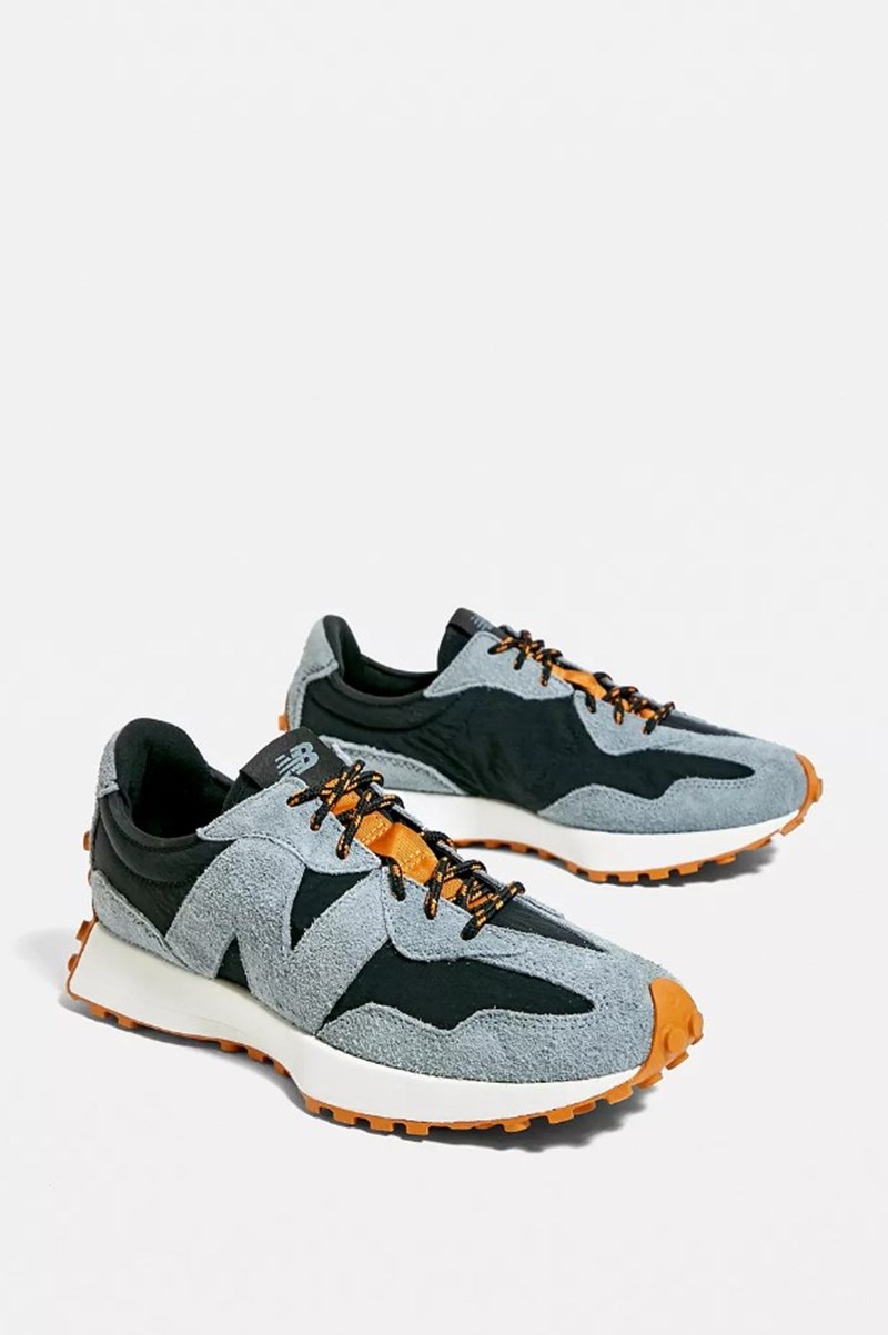 Τα αγαπημένα sneakers της Jennifer Aniston μπορούν επιτέλους να γίνουν (και!) δικά μας - εικόνα 1