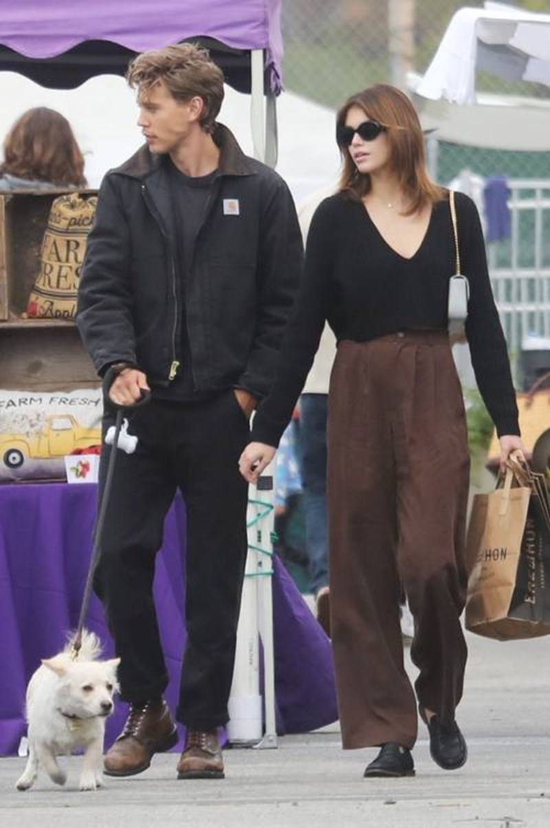 Η Kaia Gerber μόλις φόρεσε το trend που φορούν όλες οι celebrities όταν βαριούνται τα τζην τους - εικόνα 1