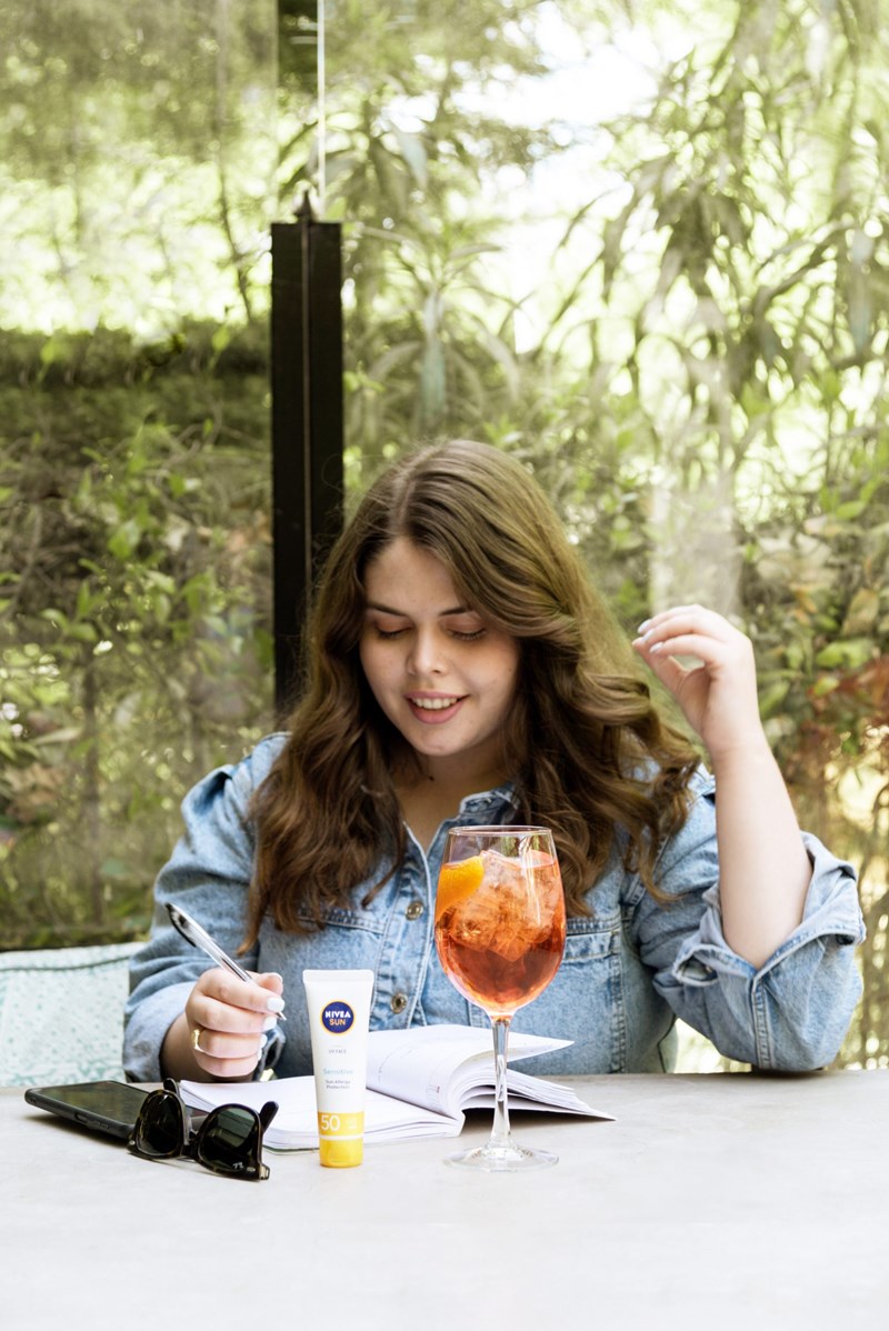 Τα ELLE girls ανοίγουν τα νεσεσέρ με τα αντηλιακά τους και αποκαλύπτουν τους πιστούς συμμάχους τους - εικόνα 6