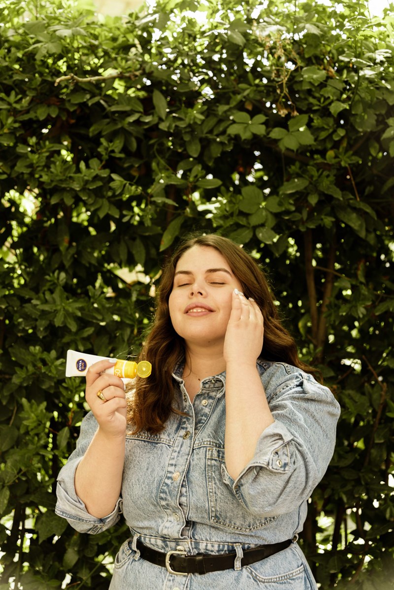 Τα ELLE girls ανοίγουν τα νεσεσέρ με τα αντηλιακά τους και αποκαλύπτουν τους πιστούς συμμάχους τους - εικόνα 5