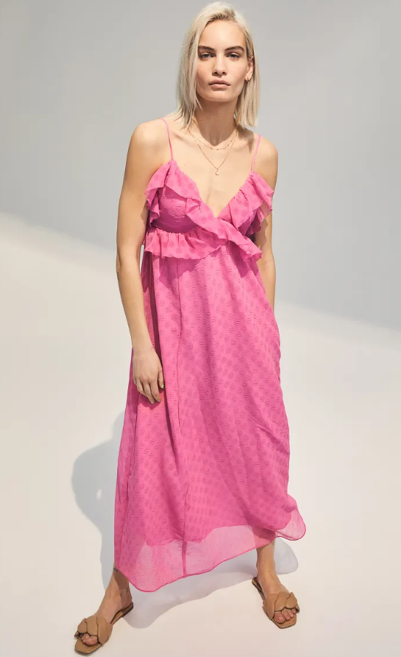 Αυτό είναι το It dress του φετινού καλοκαιριού σύμφωνα με το TikTok. 7 παρόμοια σχέδια για να φορέσεις Α Μ Ε Σ Α την τάση - εικόνα 9