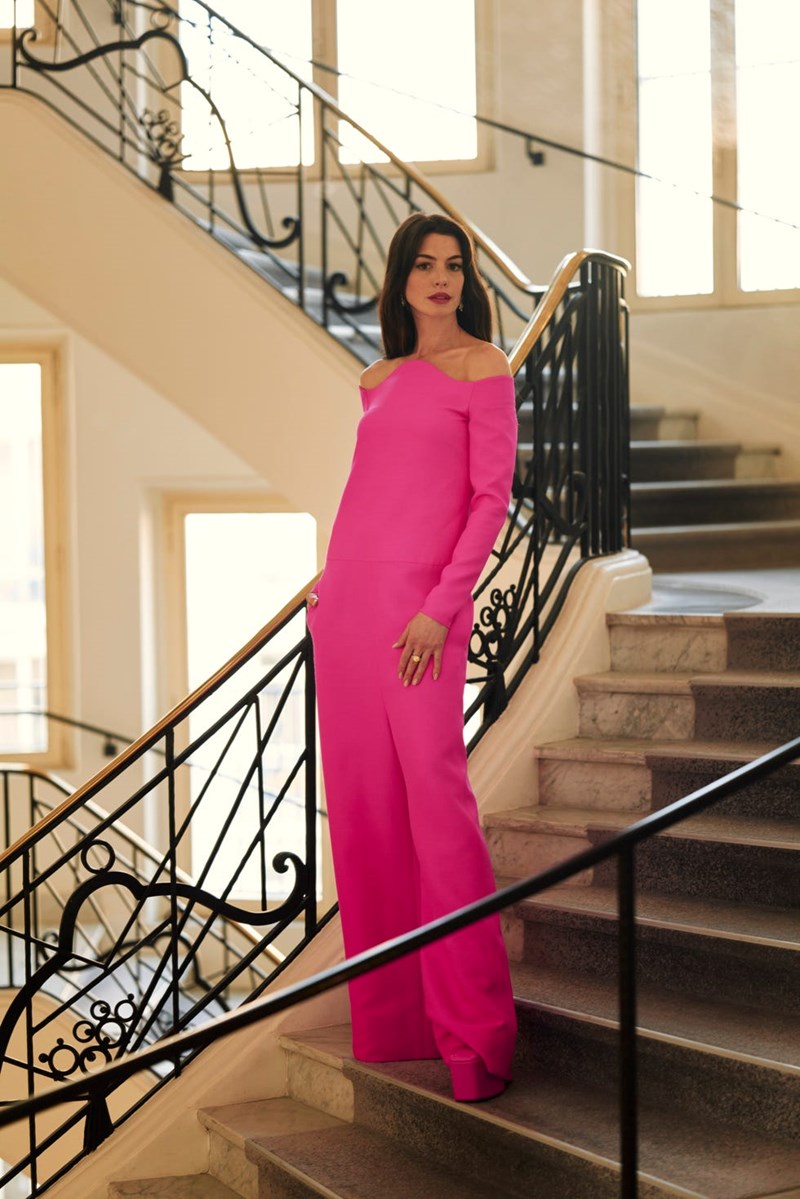 3 red carpet looks που επιβεβαιώνουν πως η Anne Hathaway ήταν η πιο stylish παρουσία στο Φεστιβάλ των Καννών 2022 - εικόνα 1