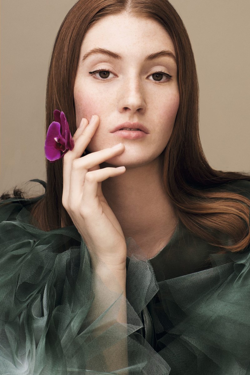 Flower Βomb: Αυτά τα make up looks αντλούν έμπνευση από τη μαγεία των λουλουδιών - εικόνα 1