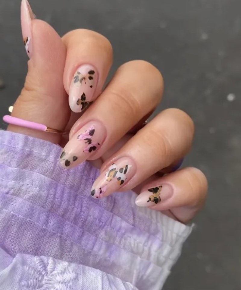 Butterfly Nails: Όταν οι πεταλούδες καταλαμβάνουν τα καλοκαιρινά μανικιούρ μας - εικόνα 3