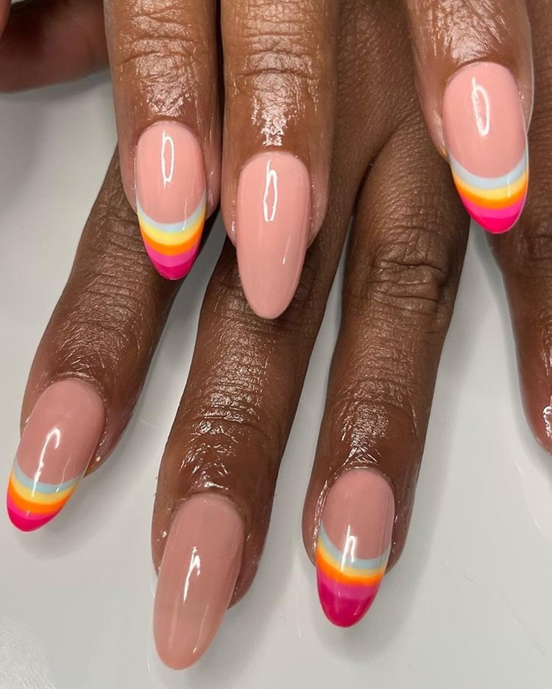 11 πολύχρωμα nail trends για να γιορτάσεις το Pride month - εικόνα 3