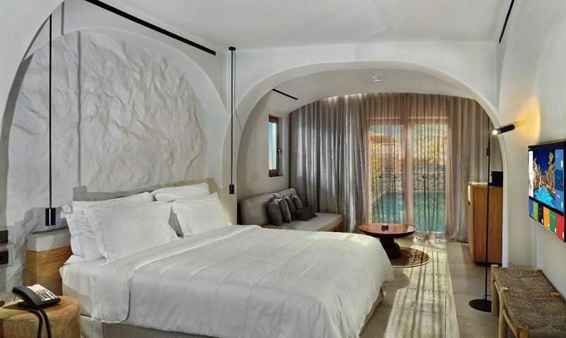 Radisson Blu Zaffron Resort Santorini: Ο απόλυτος καλοκαιρινός προορισμός για αξέχαστες στιγμές χαλάρωσης - εικόνα 2