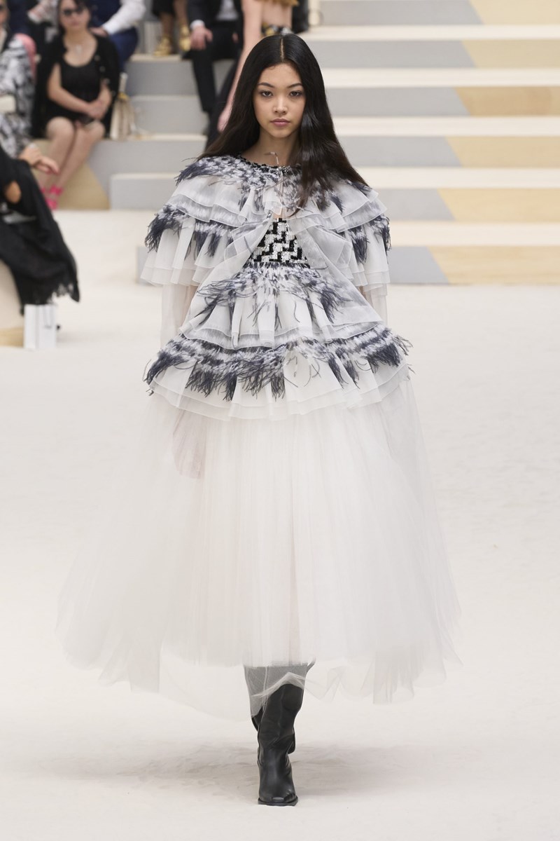 Chanel Couture AW22-23: Μια συλλογή αφιερωμένη στο κοστούμι, το σύμβολο της γυναικείας ενδυνάμωσης - εικόνα 3