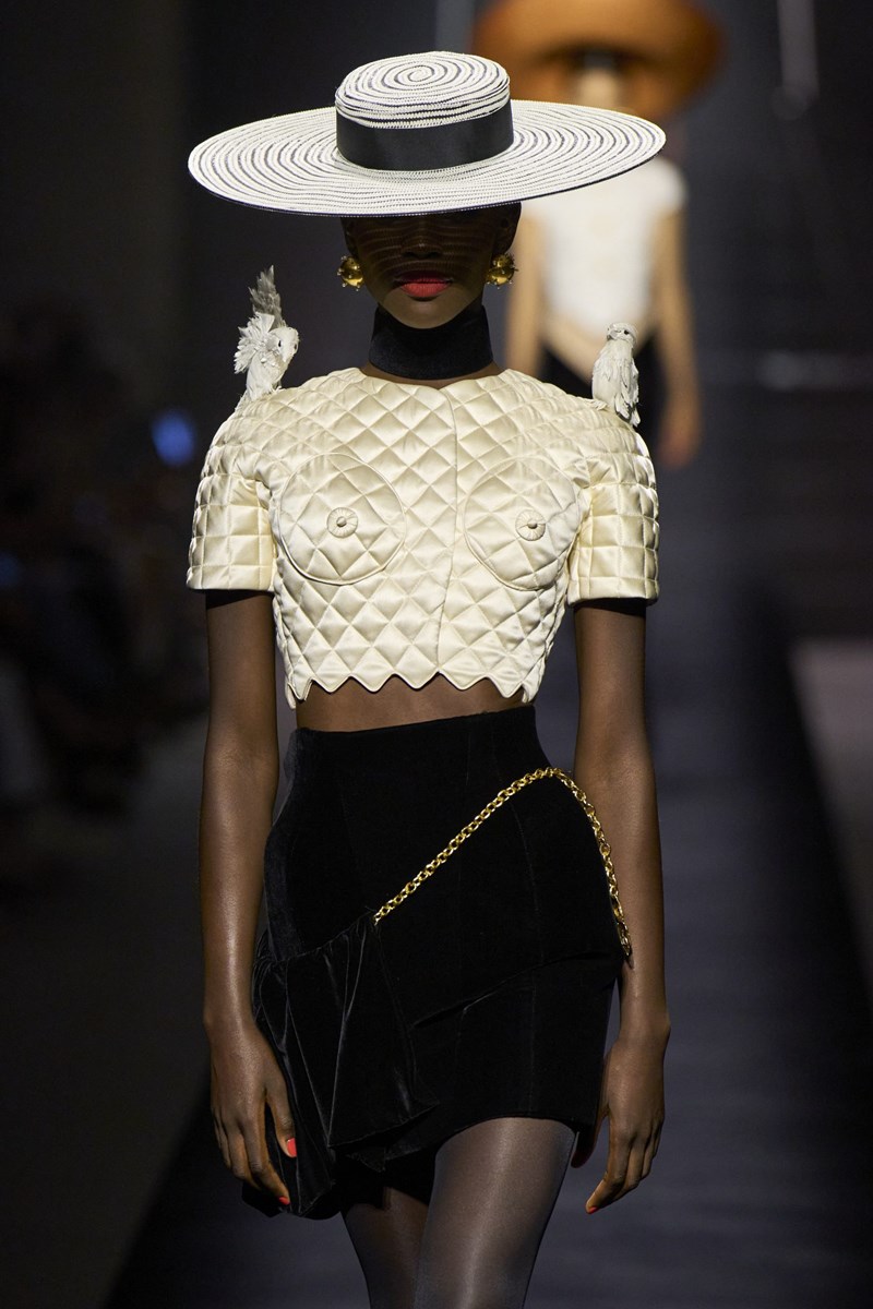 Ο οίκος Schiaparelli έδωσε το σύνθημα για την έναρξη της Couture Week AW22-23 - εικόνα 7