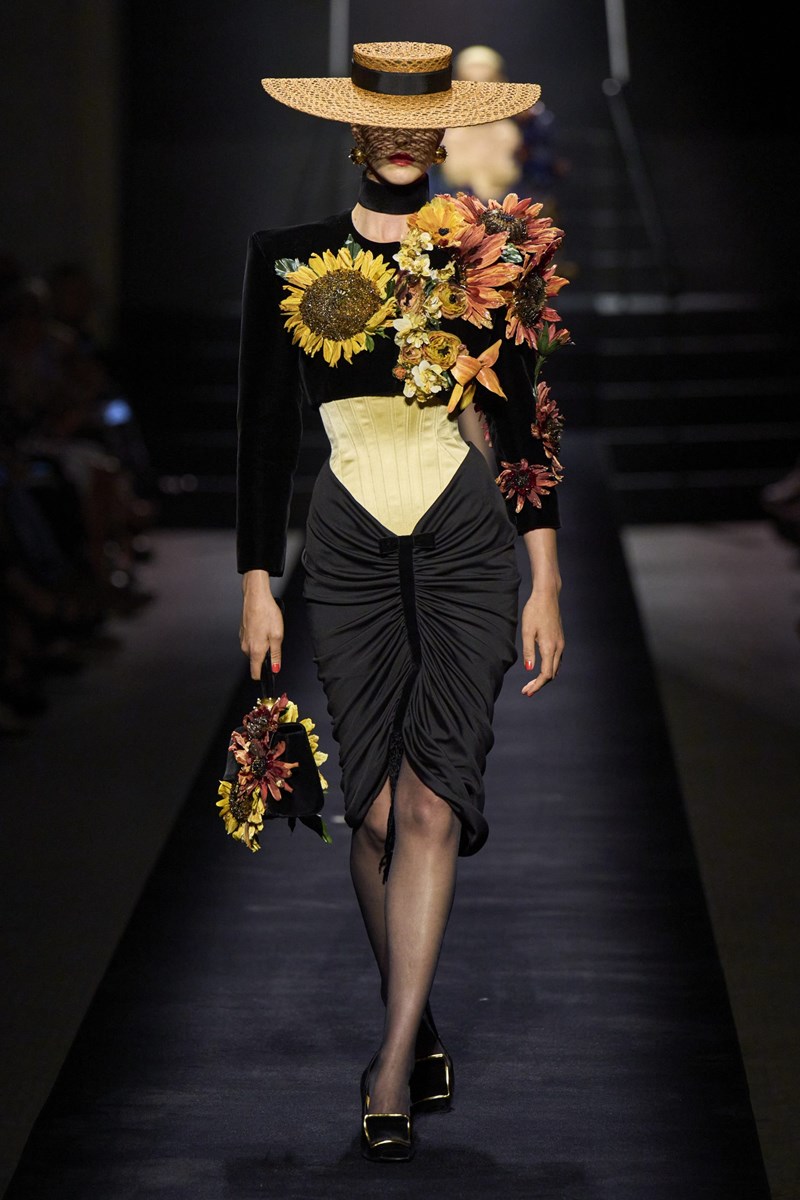 Ο οίκος Schiaparelli έδωσε το σύνθημα για την έναρξη της Couture Week AW22-23 - εικόνα 6