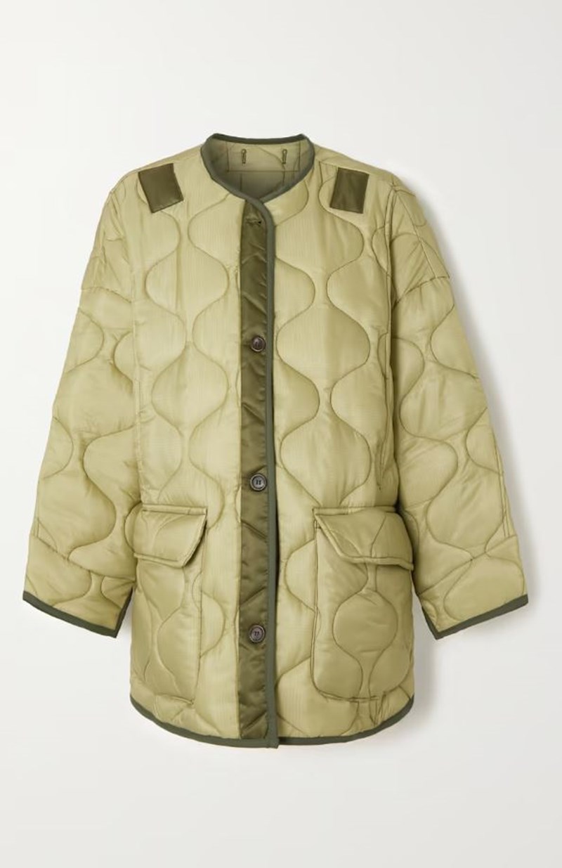 Quilted Jackets: Το πιο hot πανωφόρι της σεζόν ήταν το αγαπημένο της Βασίλισσας Ελισάβετ - εικόνα 7
