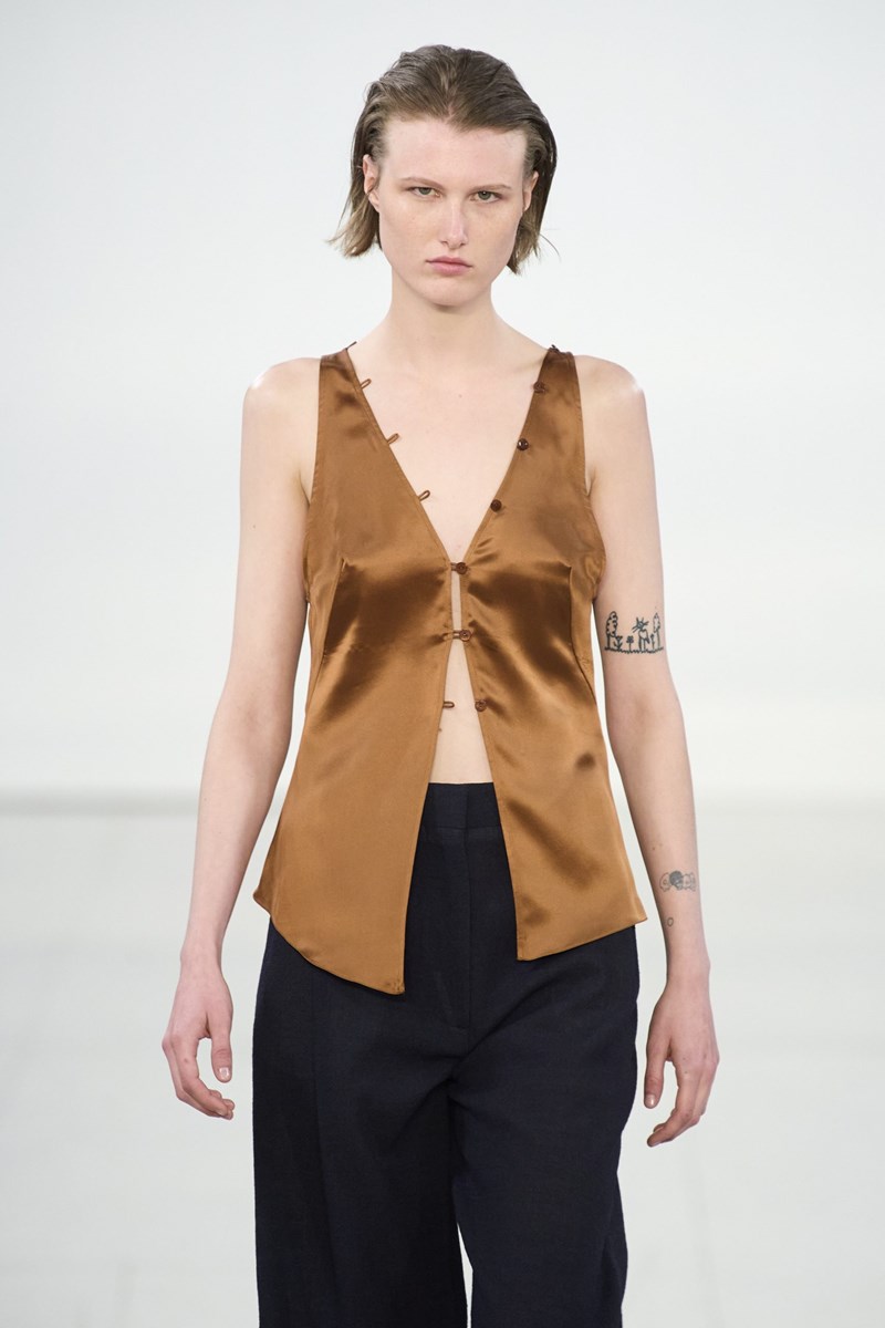 LFW SS23: Τα hair & make-up looks που ξεχωρίσαμε από την Εβδομάδα Μόδας του Λονδίνου - εικόνα 5