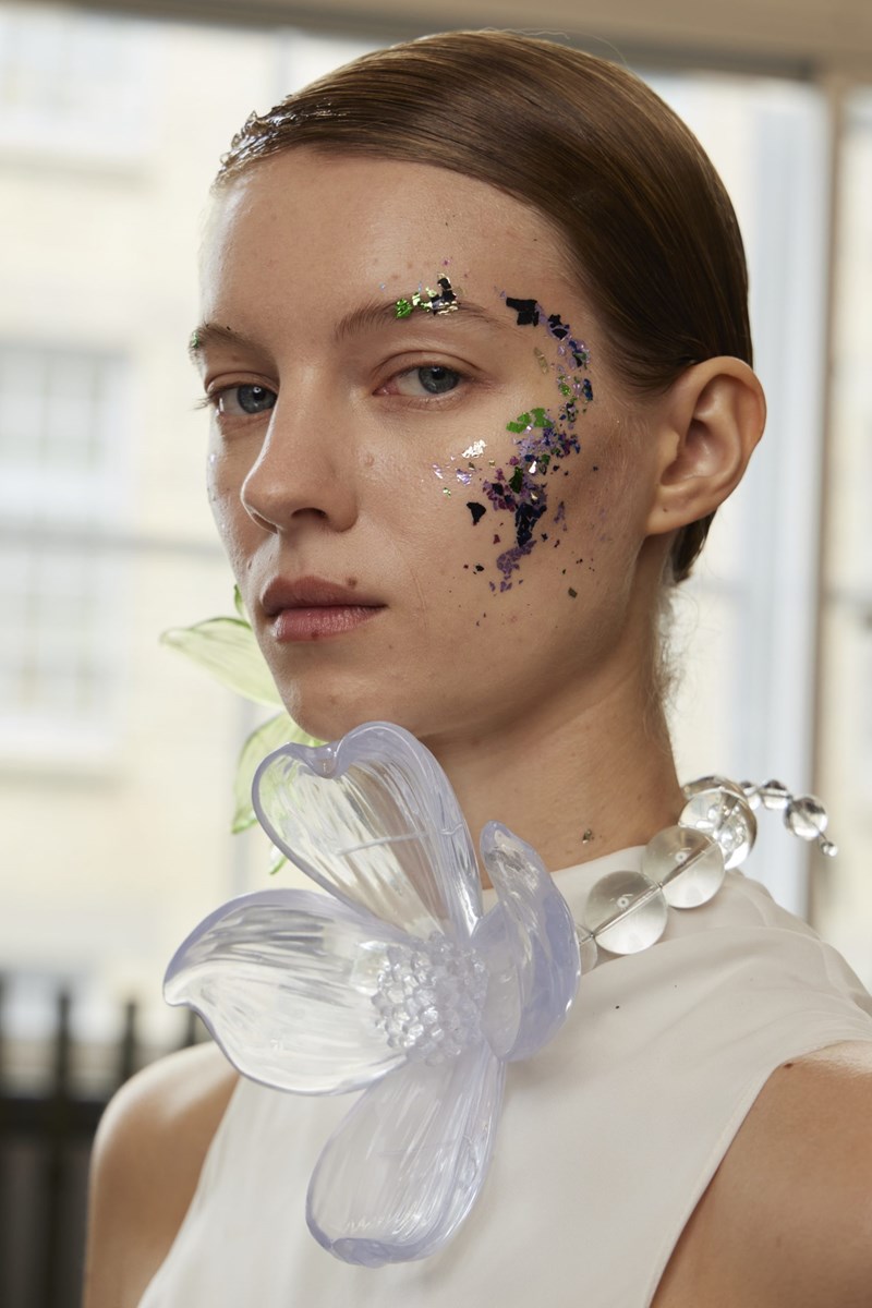 LFW SS23: Τα hair & make-up looks που ξεχωρίσαμε από την Εβδομάδα Μόδας του Λονδίνου - εικόνα 4