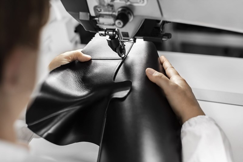 Δες πώς φτιάχτηκε η υπέροχη "Dior Empreinte Boot" της συλλογής Dior cruise 2023 - εικόνα 3