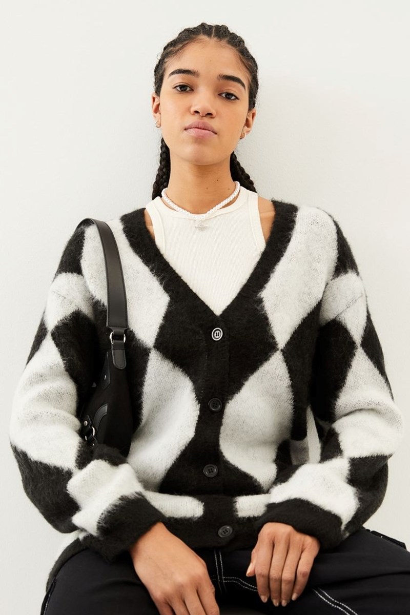 zaketa-molis-15-euro-elle-gr