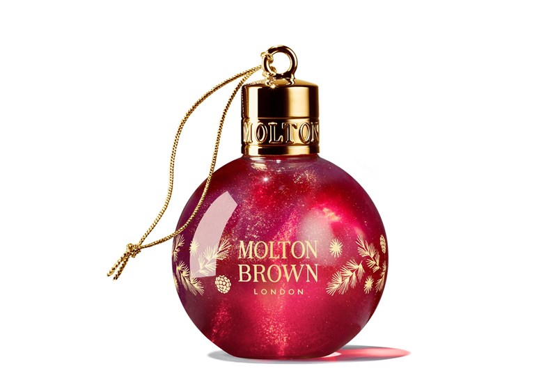 Red & Gold touch: Χρυσές και κόκκινες πινελιές κάνουν την beauty routine μας πιο festive από ποτέ - εικόνα 7